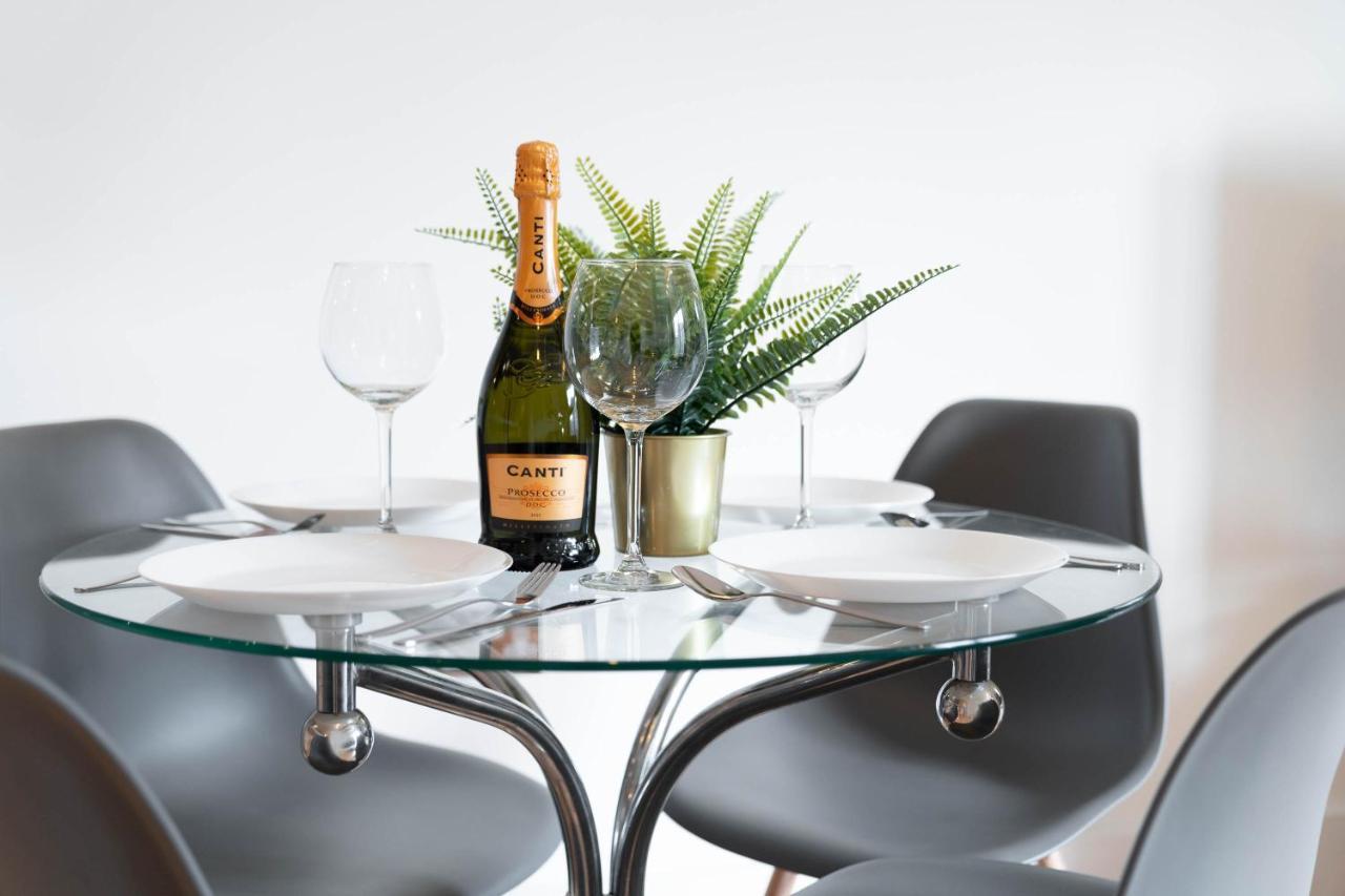 City Centre - Two Bedroom Apartment - Juliet Balcony - Secure Parking - Wifi - Smart Tv Μπέρμιγχαμ Εξωτερικό φωτογραφία